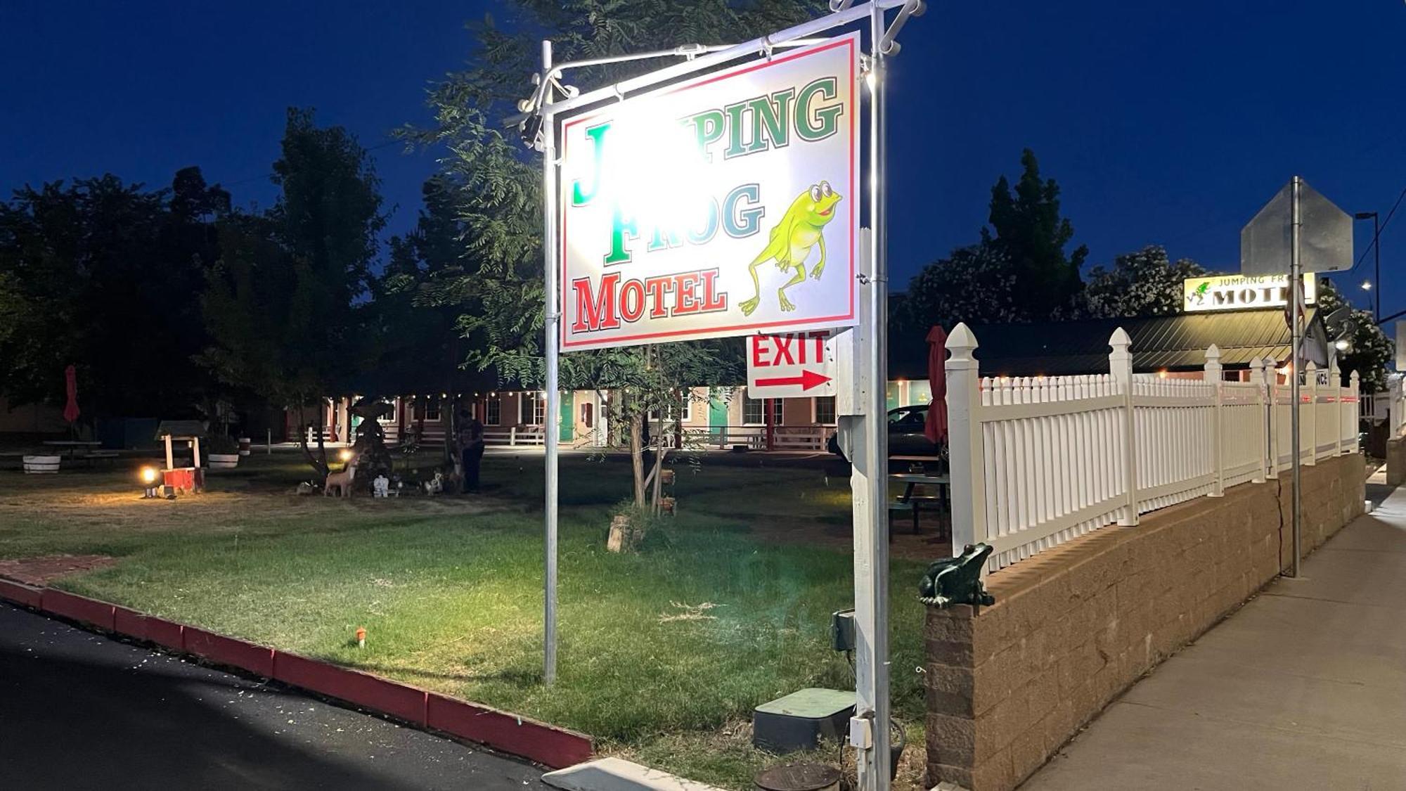 Jumping Frog Motel Angels Camp Bagian luar foto